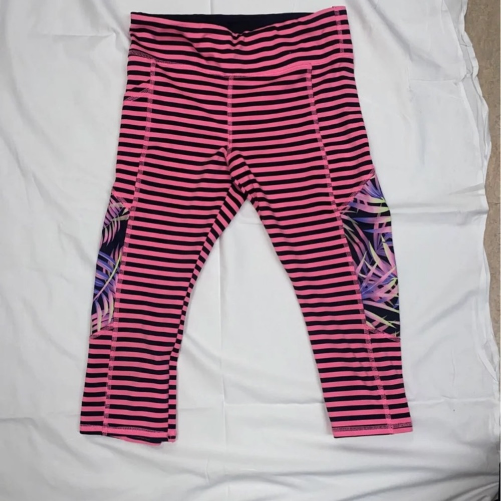 Girl’s AVIA capri workout leggings XL size 14/16 pink and black